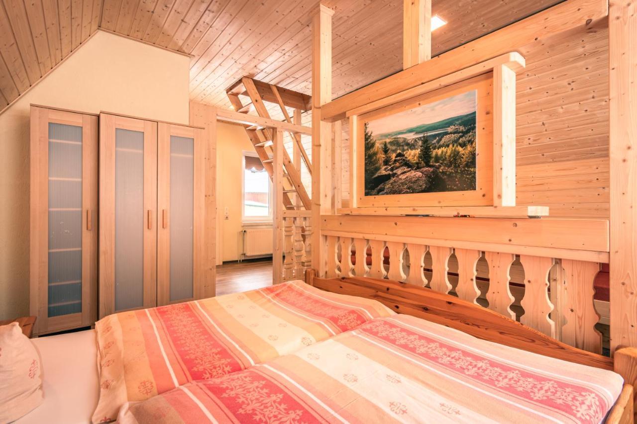 Ferienhotel Goldhuebel Neuhausen am Rheinfall Dış mekan fotoğraf