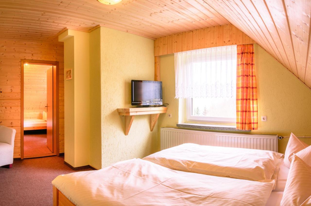 Ferienhotel Goldhuebel Neuhausen am Rheinfall Dış mekan fotoğraf