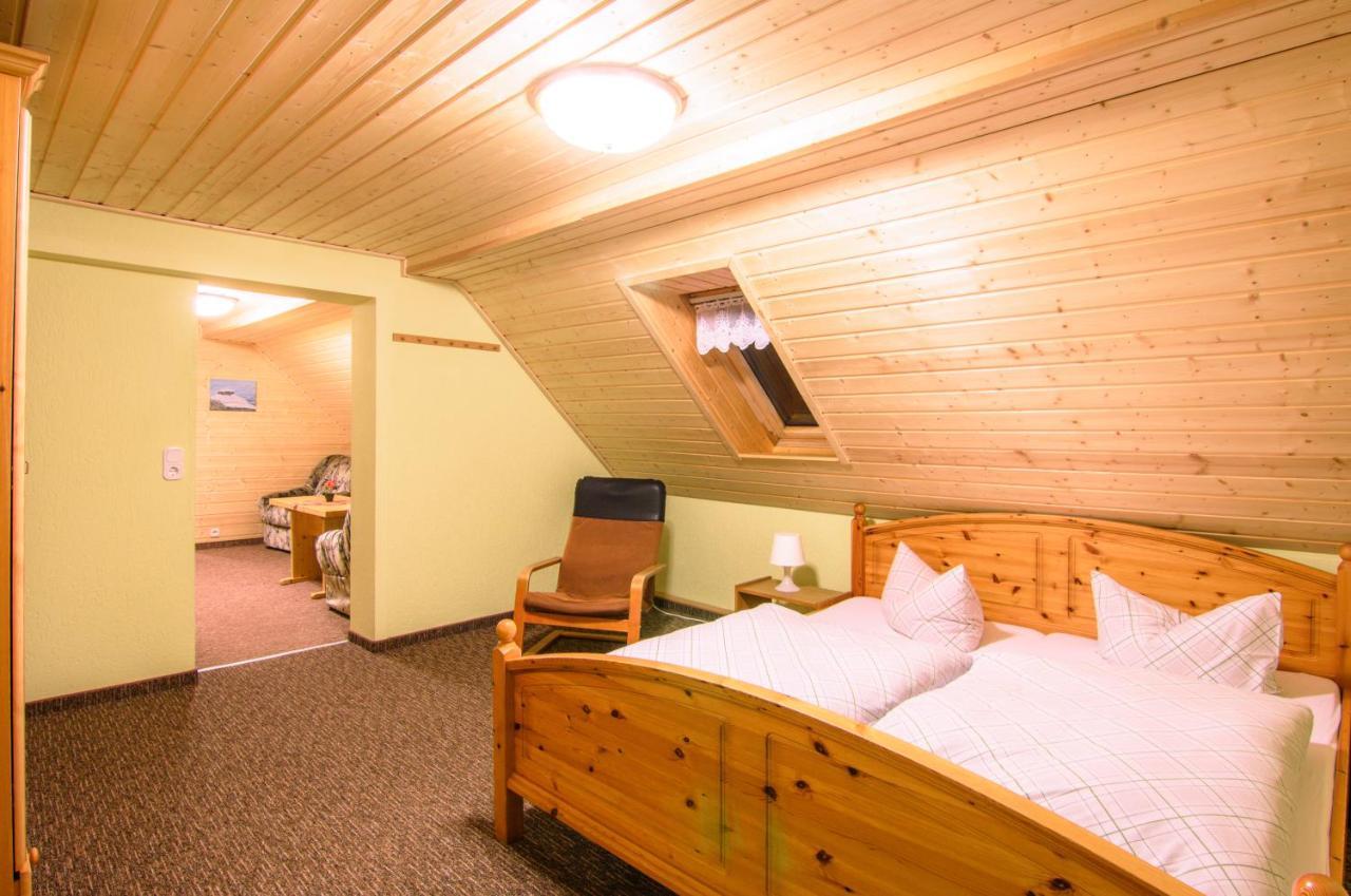 Ferienhotel Goldhuebel Neuhausen am Rheinfall Dış mekan fotoğraf