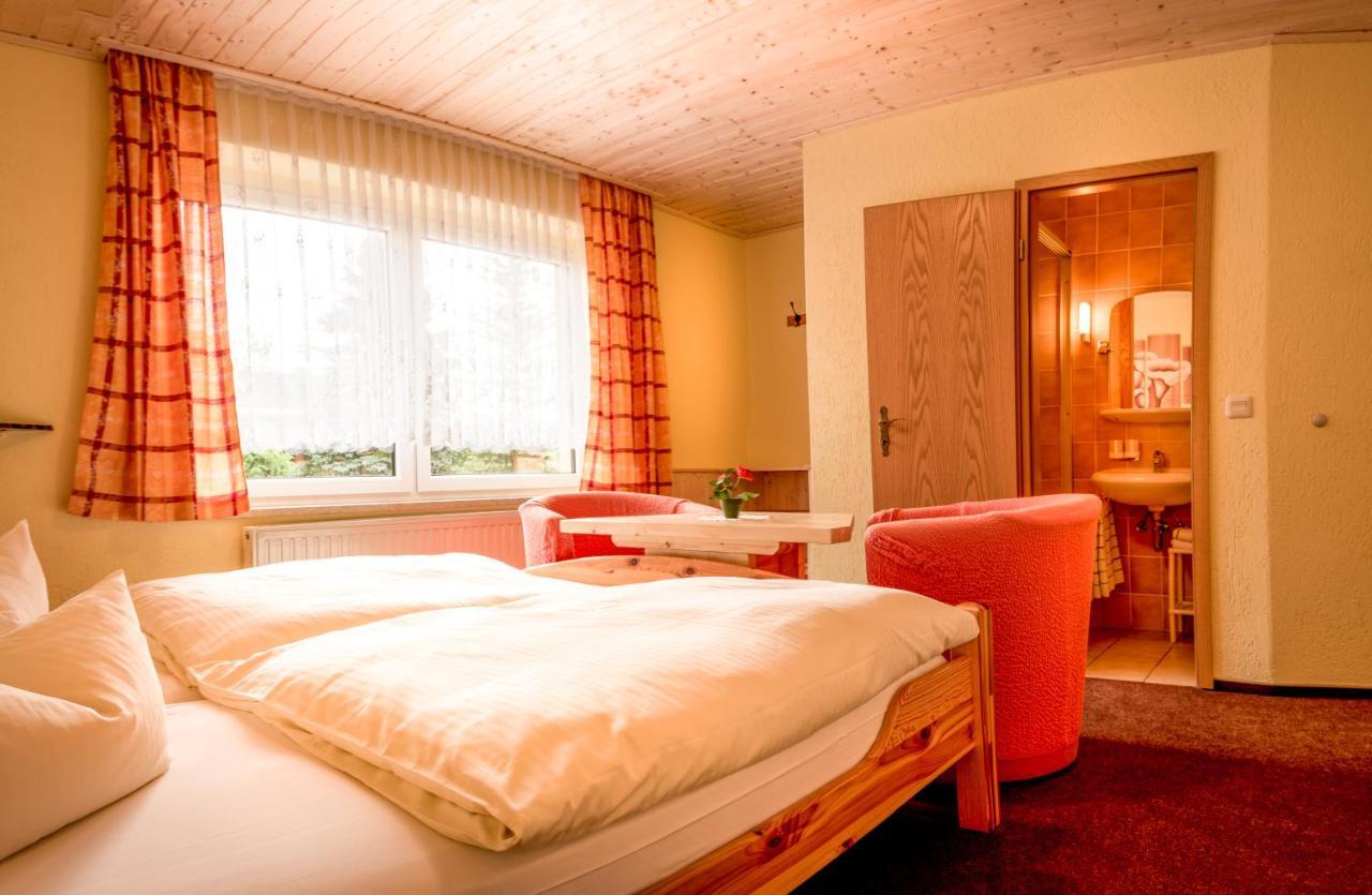Ferienhotel Goldhuebel Neuhausen am Rheinfall Dış mekan fotoğraf
