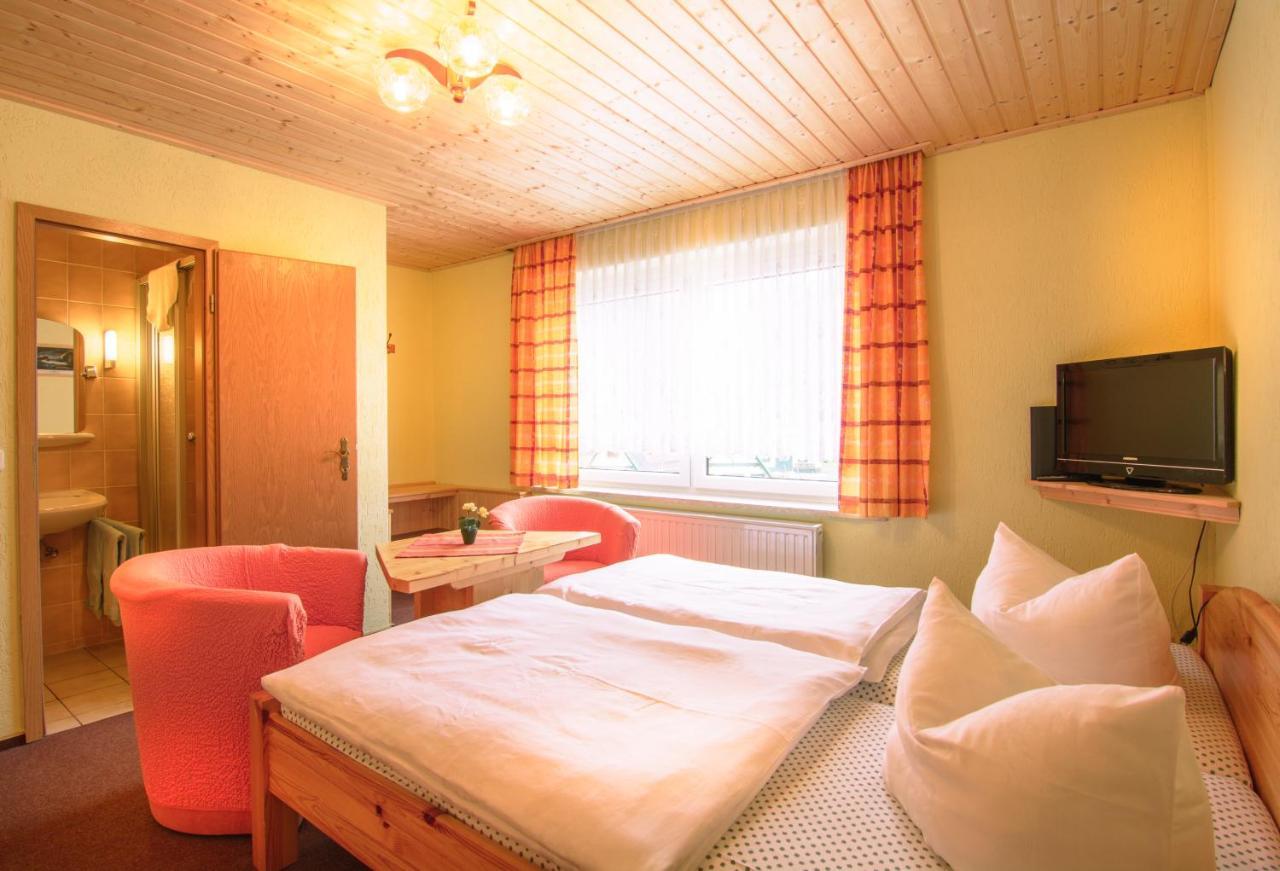 Ferienhotel Goldhuebel Neuhausen am Rheinfall Dış mekan fotoğraf