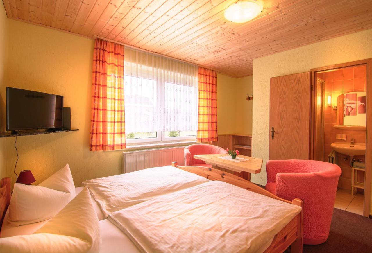 Ferienhotel Goldhuebel Neuhausen am Rheinfall Dış mekan fotoğraf