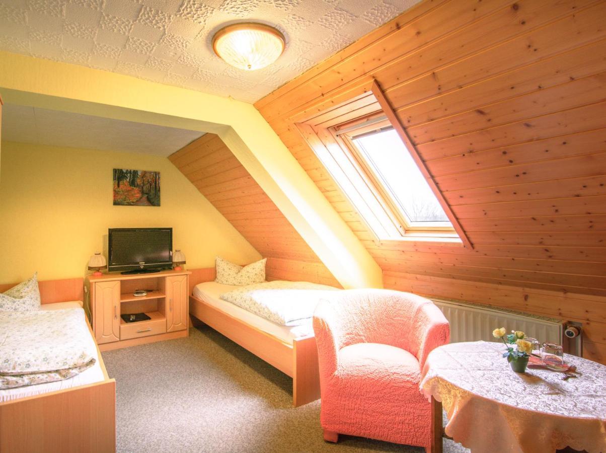 Ferienhotel Goldhuebel Neuhausen am Rheinfall Dış mekan fotoğraf